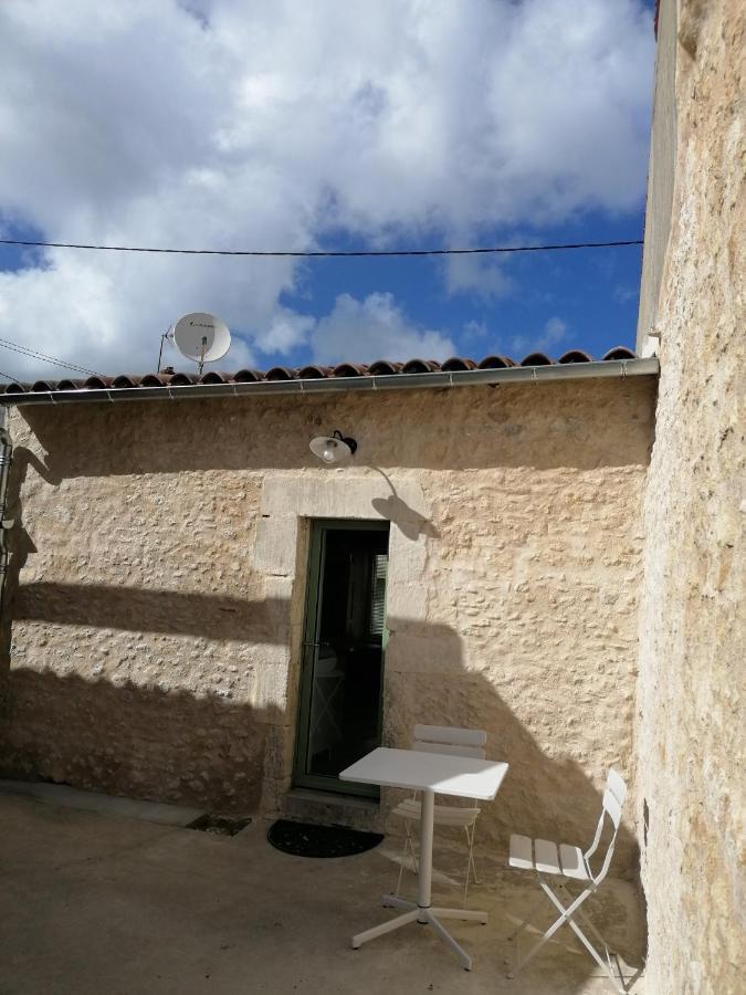 Villa L'Annexe De Gaston Port-des-Barques Exterior foto