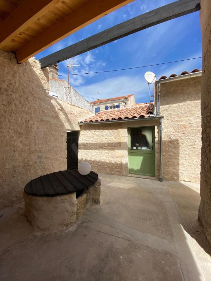 Villa L'Annexe De Gaston Port-des-Barques Exterior foto